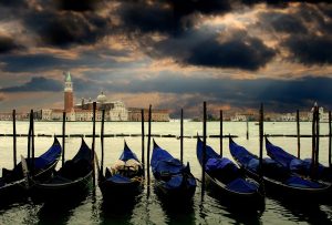 Vista de Venecia y sus góndolas