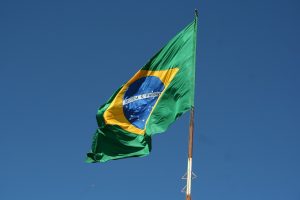 Bandera de Brasil ondeando
